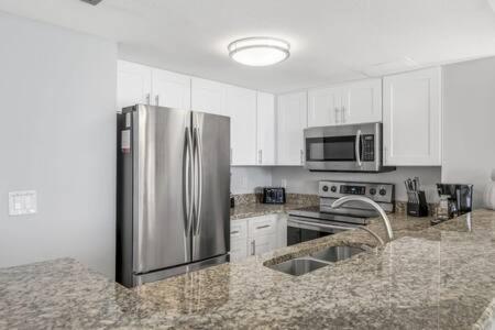 The Oyster By Brightwild-Beachfront Condo Destin Extérieur photo